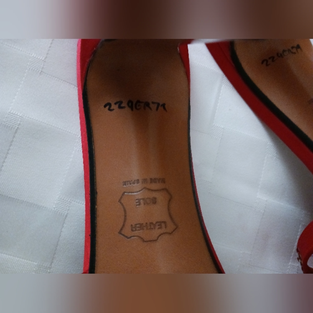 EUC Stuart Weitzman Heels 👠 - Picture 9 of 10